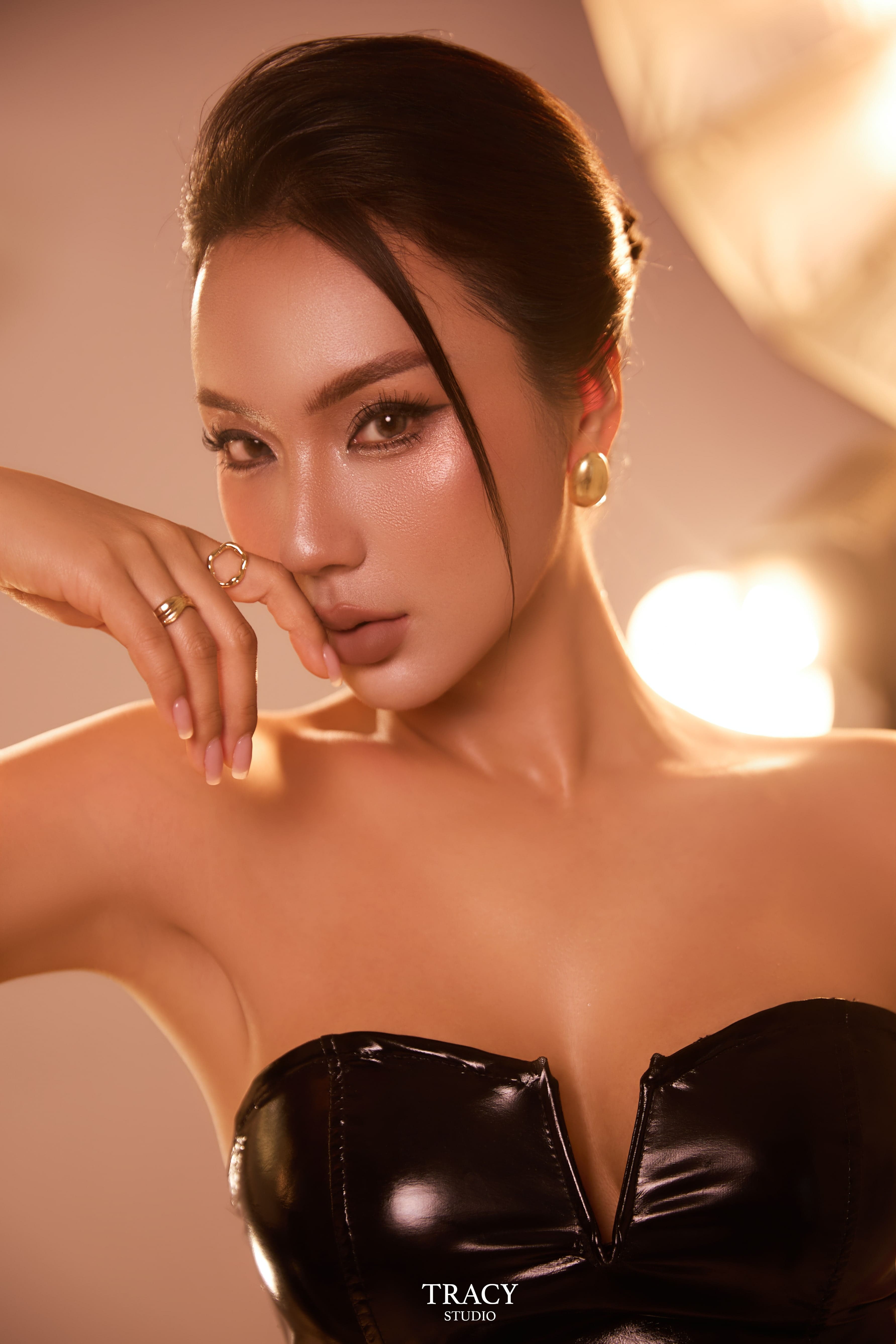 frontend/img/gallery/concept-cool-ngau-slay/ngatay_tracystudiochupslay (4).jpg